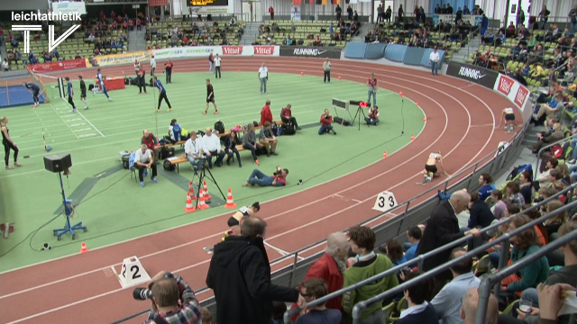 Ann-Kathrin Kopf bleibt vor Laura Gläsner