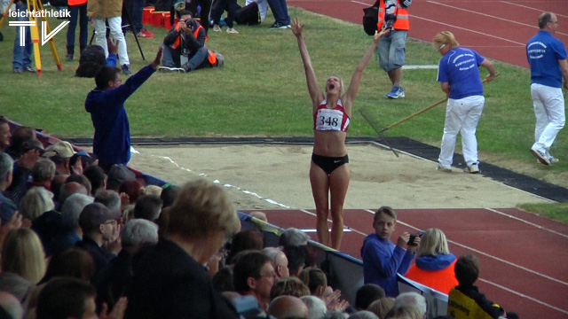 Jenny Elbe meldet sich zurück